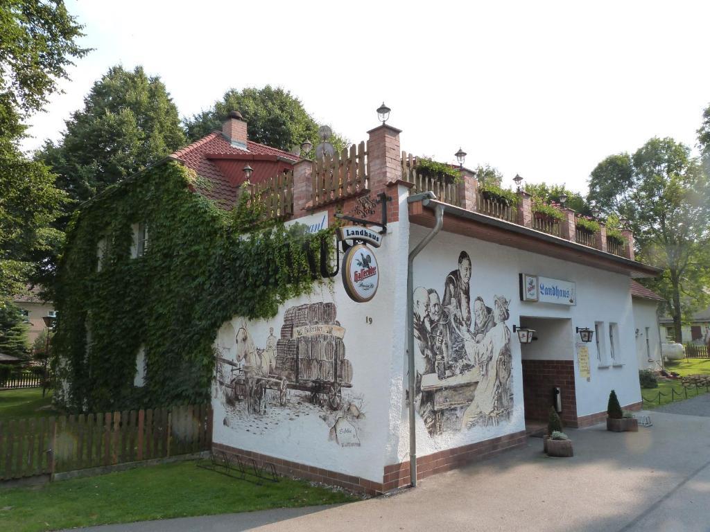 ホテルLandhaus Dargelin Behrenhoff エクステリア 写真