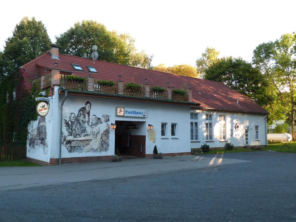 ホテルLandhaus Dargelin Behrenhoff エクステリア 写真