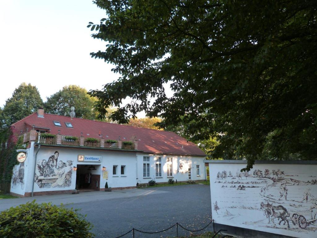 ホテルLandhaus Dargelin Behrenhoff エクステリア 写真