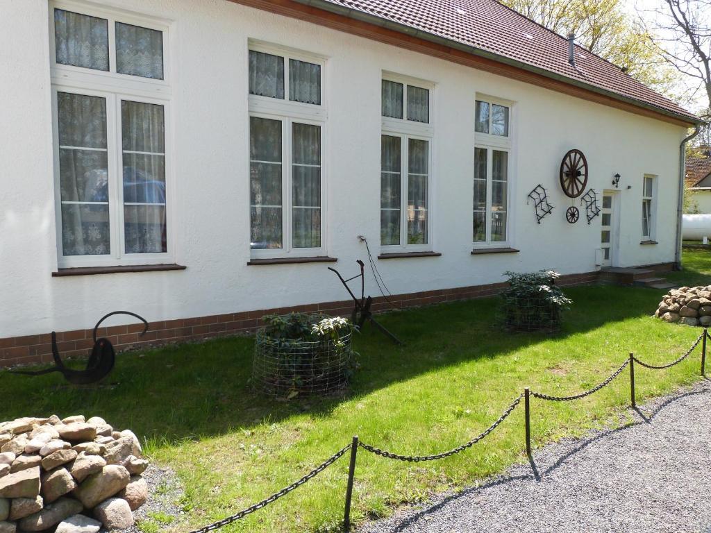 ホテルLandhaus Dargelin Behrenhoff エクステリア 写真